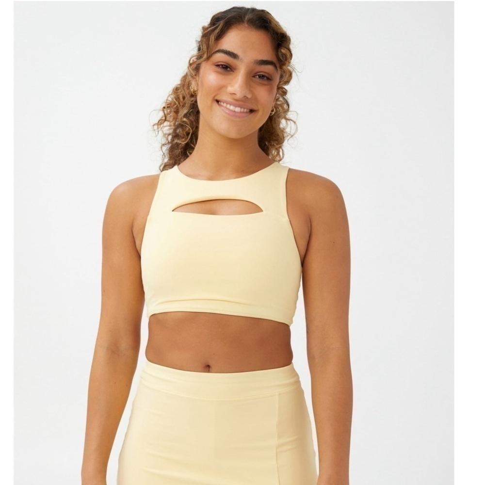 COTTON on Women S Smoothing Cut Out
Vestlette Top Yellow bras, top sleeveless
